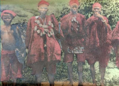 General Ogedengbe and the Ekiti-parapo Army. L-R Faboro of Ido, Ogedengbe of Ilesha, Fabunmi of Okemesi, Olugbosun of Oye & Aruta (www.ogedengbe.com)